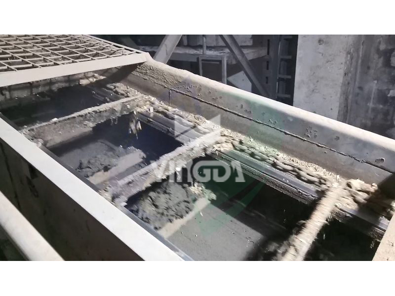 2018年 4月26日  山東客戶  污泥處理項目-鑄石刮板輸送機